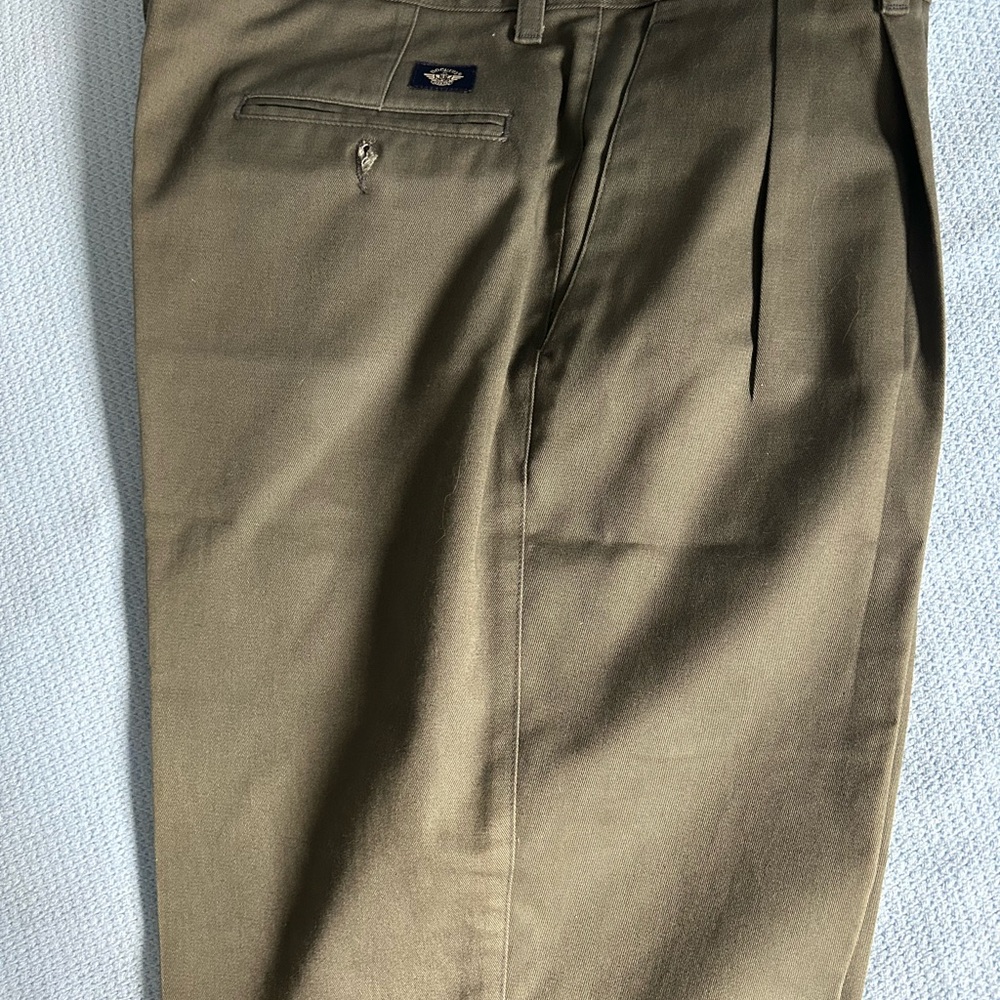Dockers Classic Fit Pleated Pants - Gray 38/31